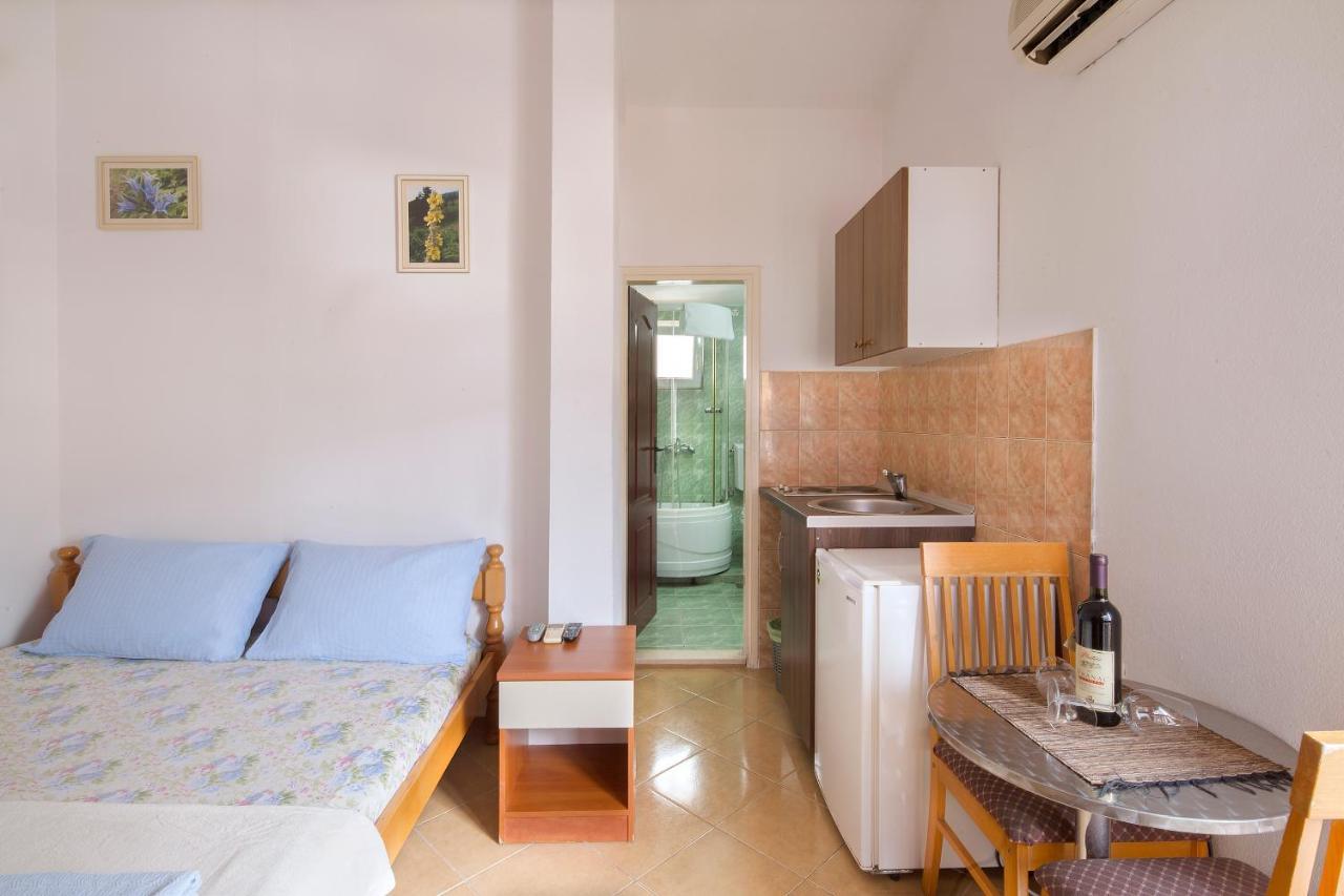 Apartments Antic Budva Bagian luar foto